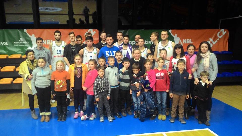 Děti z Ukrajiny navštívily basketbalový zápas