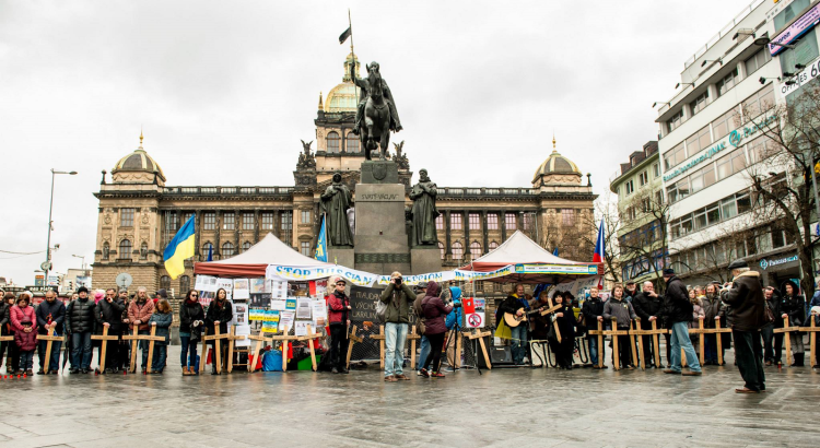 Výročí Majdanu – Praha vzpomíná na padlé hrdiny z Nebeské setniny